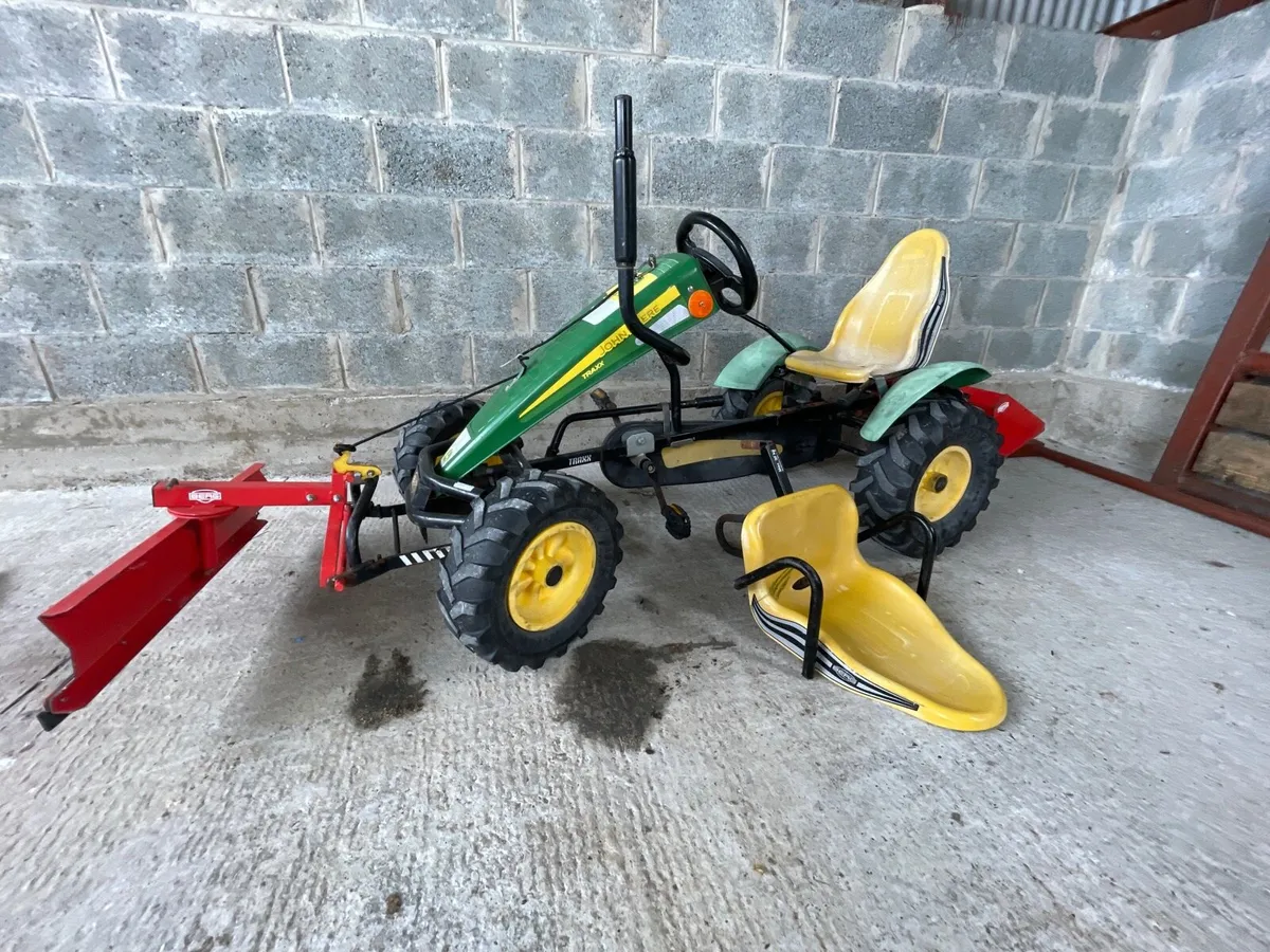 Berg John Deere go cart - Image 1