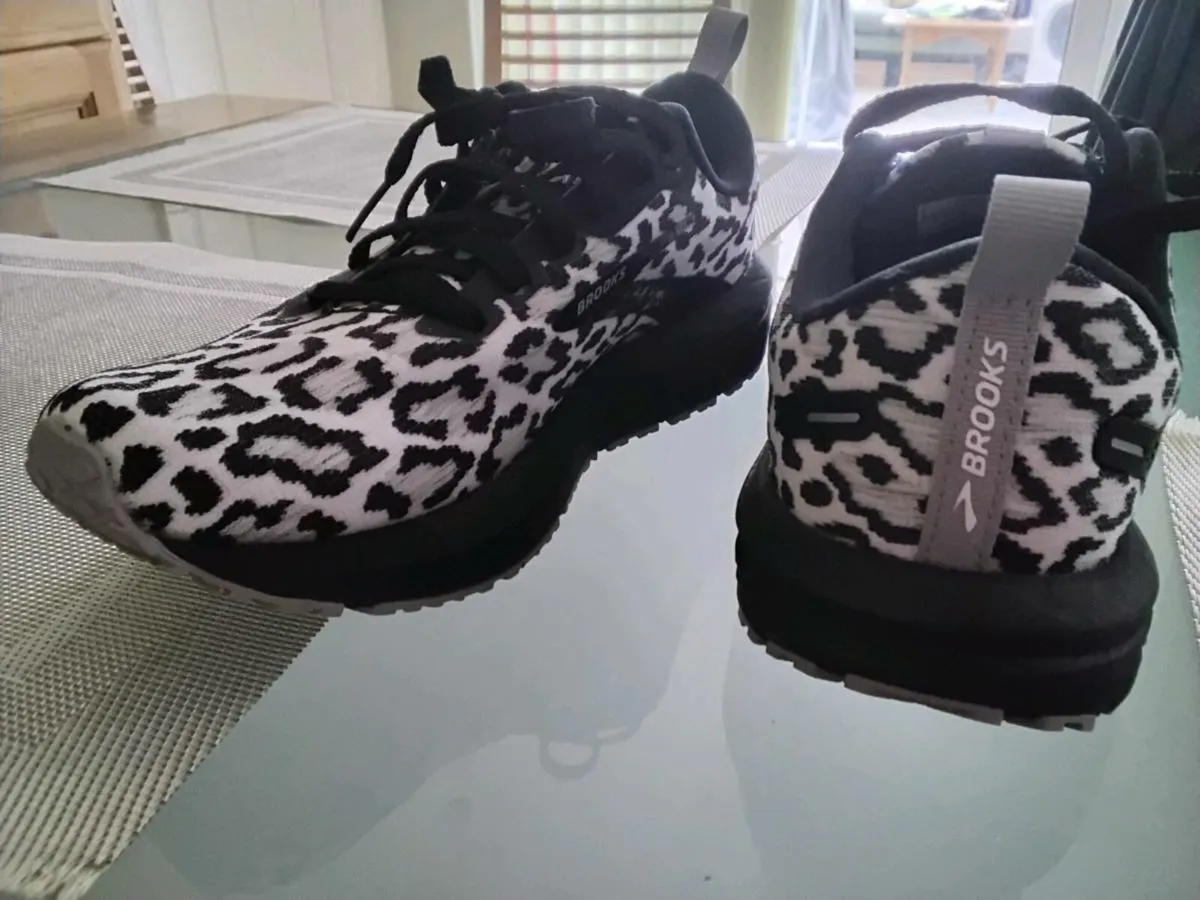 Brooks "Revel" Ladies Trainers - Image 2