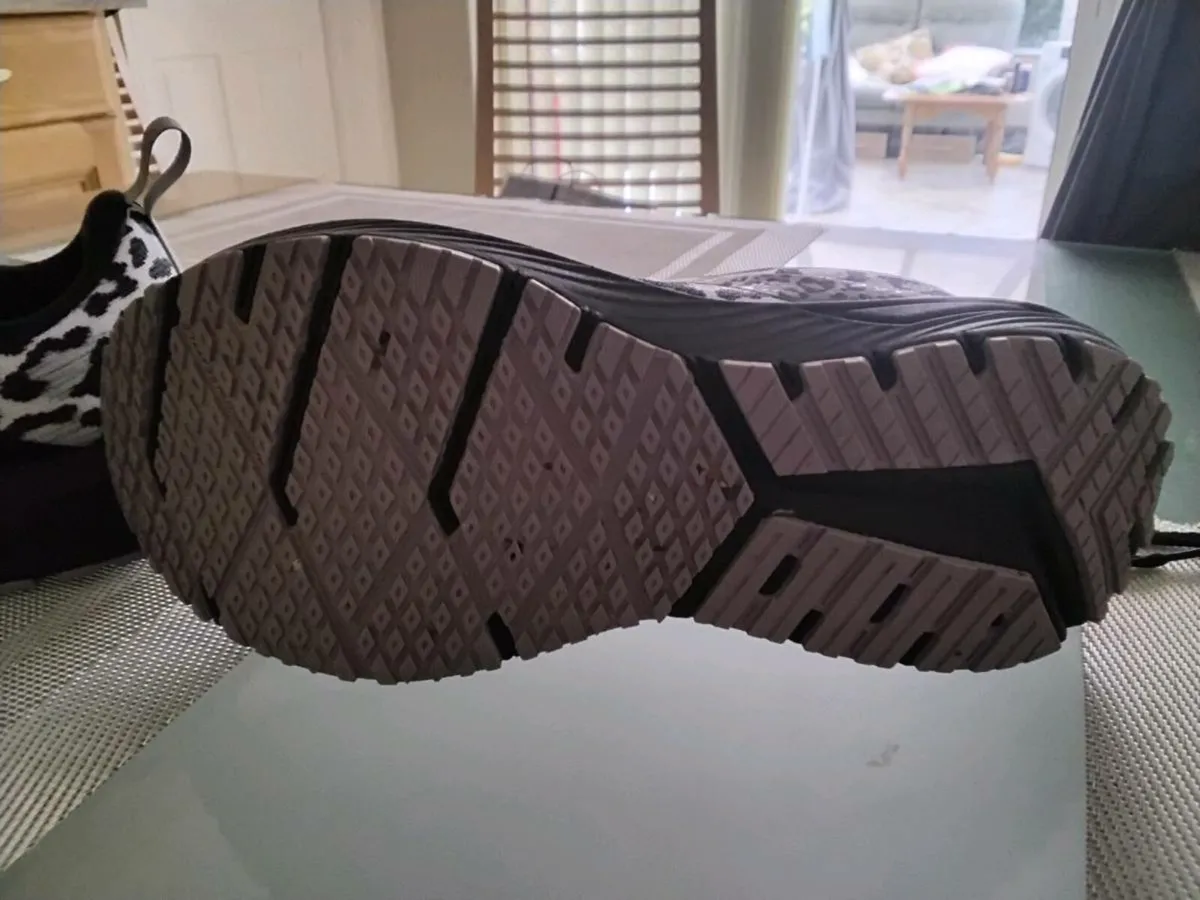 Brooks "Revel" Ladies Trainers - Image 3