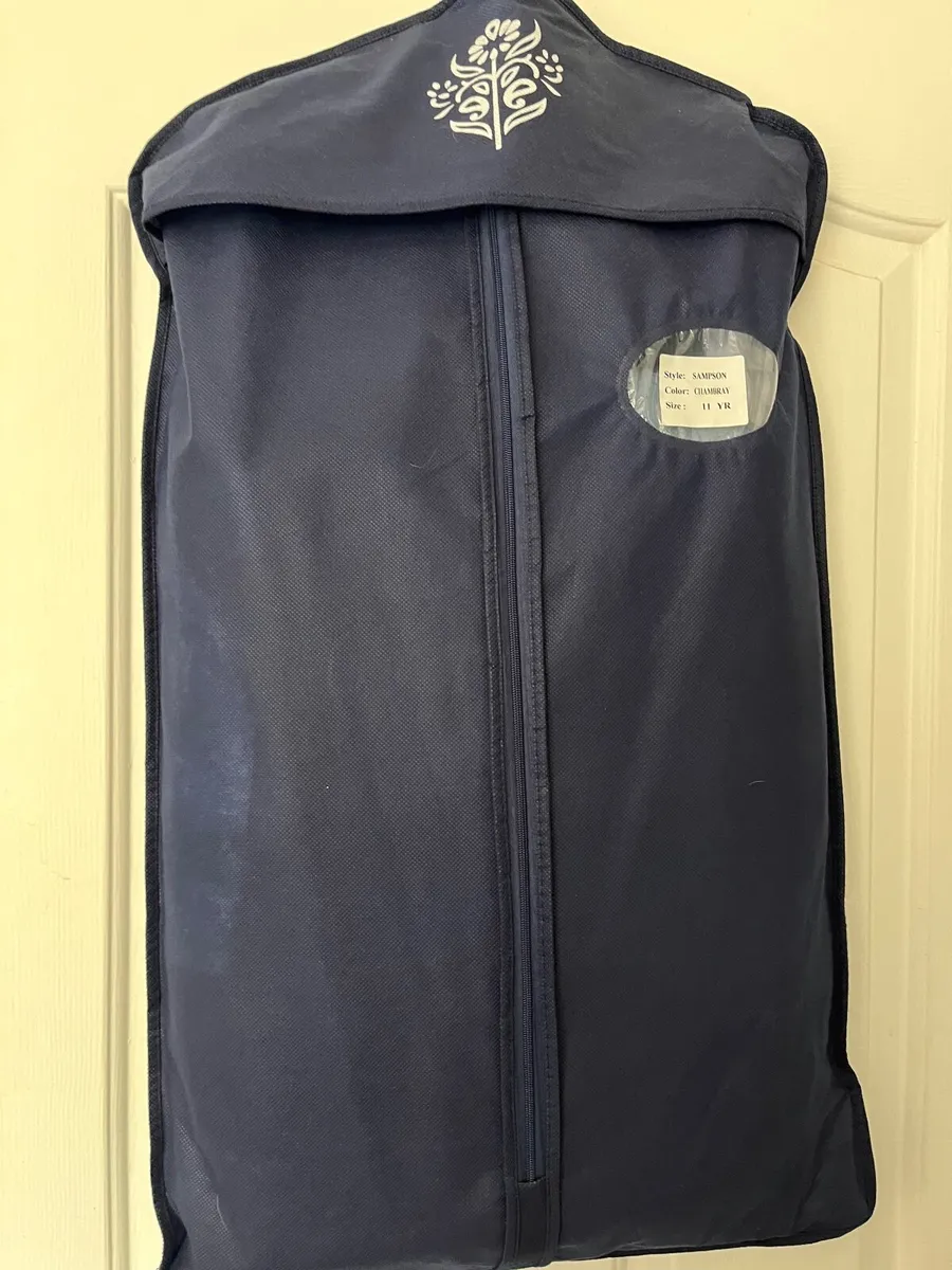 Boys suit - Image 3