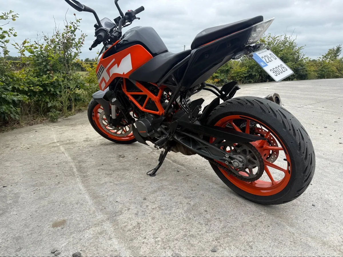 KTM Duke 125 2022 - Image 4