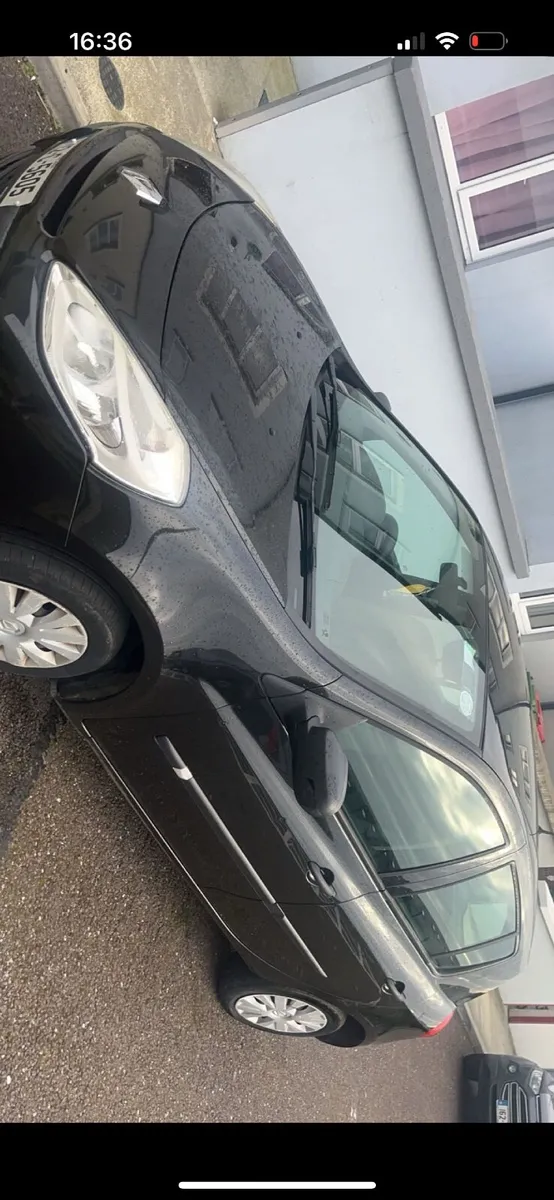 Renault Clio 2012 - Image 1