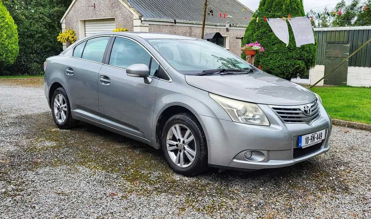 Toyota Avensis 2010 - Image 1