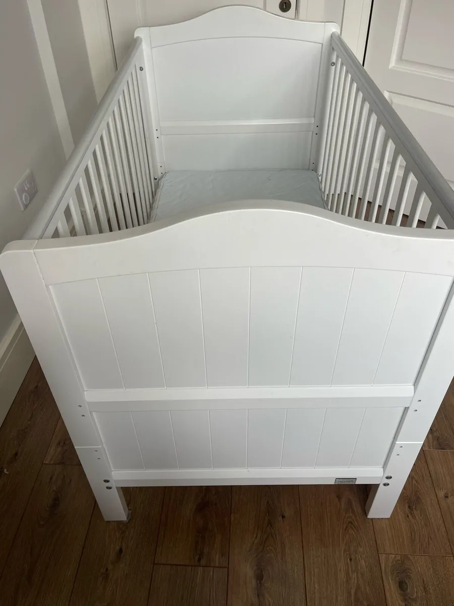 Nested Sorrento Cot Bed White - Image 2