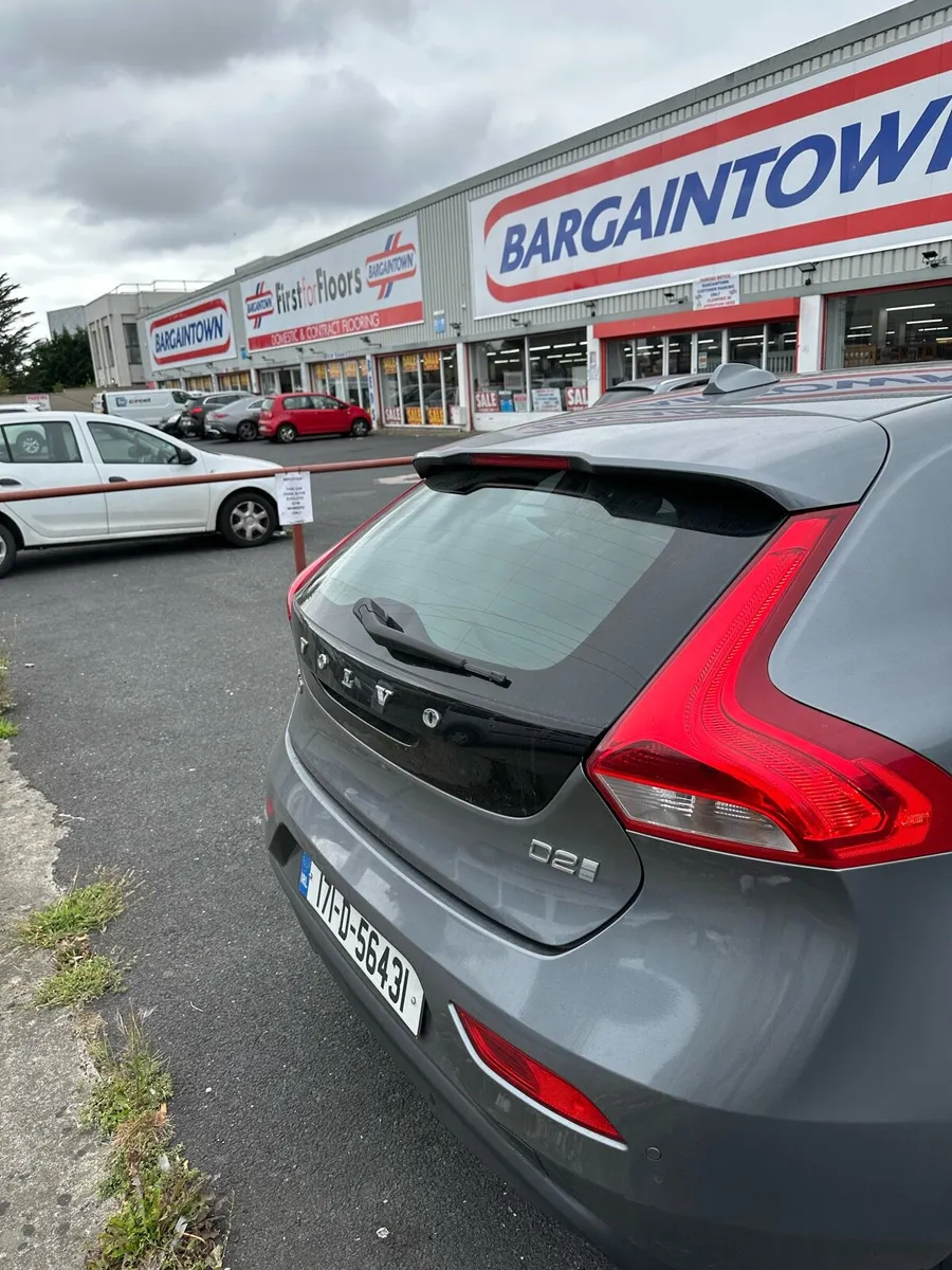 Volvo v40 - Image 3