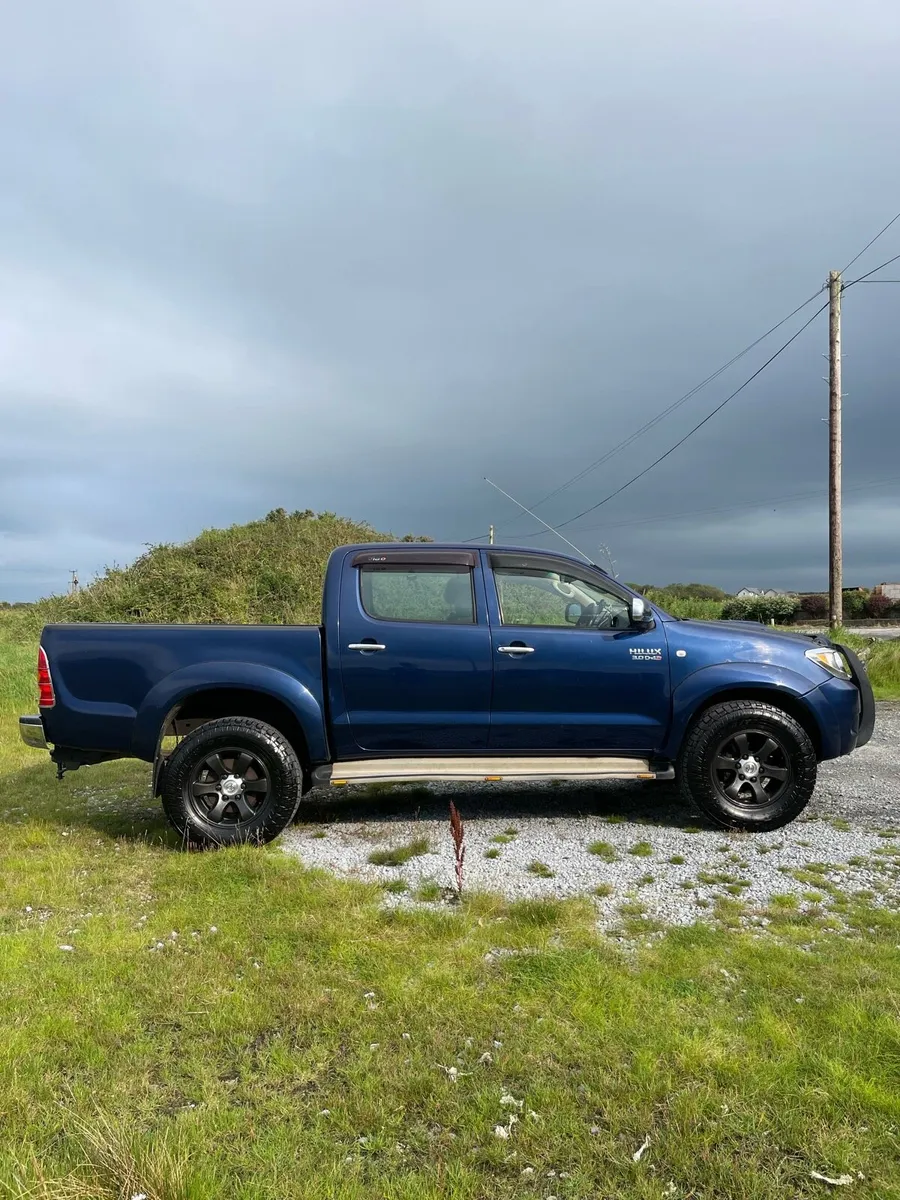 Toyota Hilux - Image 1