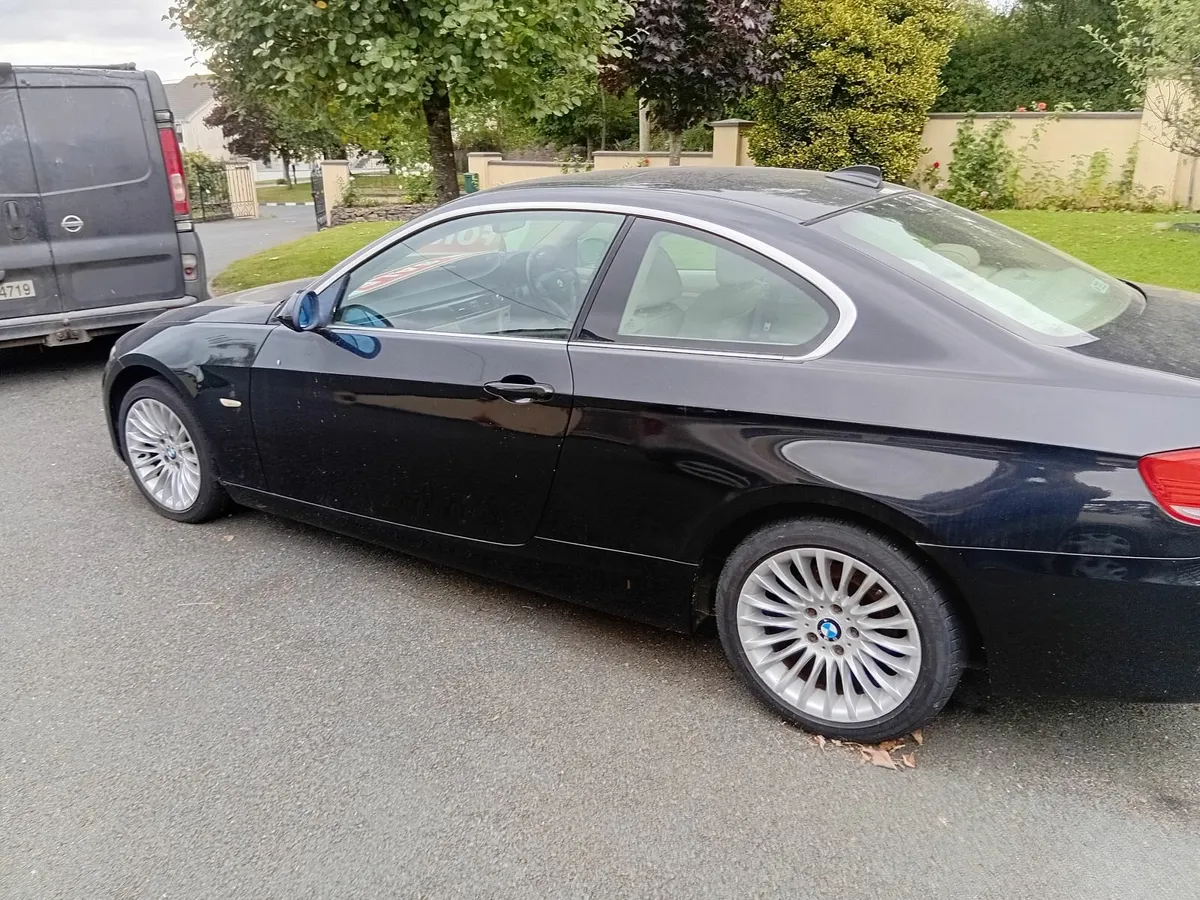 BMW 3-Series 2008 - Image 2