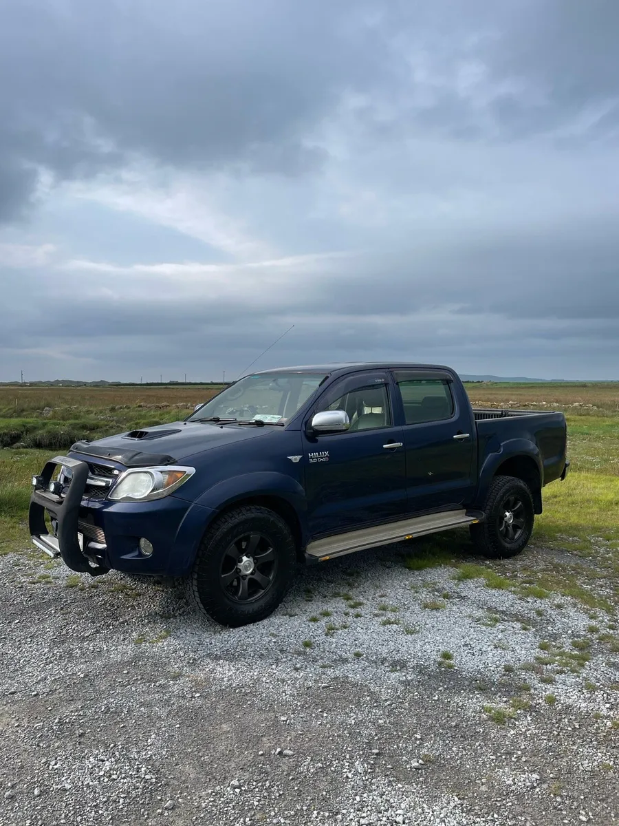 Toyota Hilux - Image 4