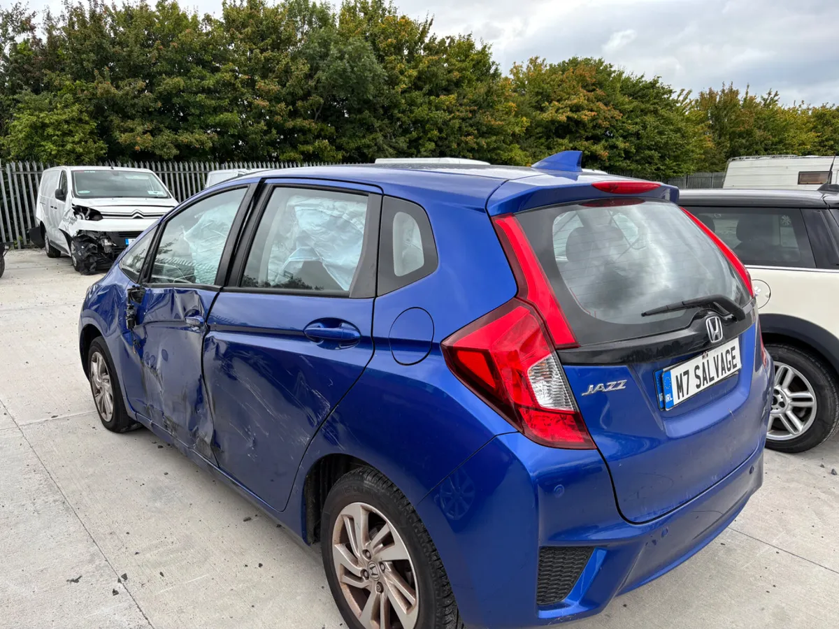 16 Jazz 1.3 Petrol Auto Starts and drives - Image 4