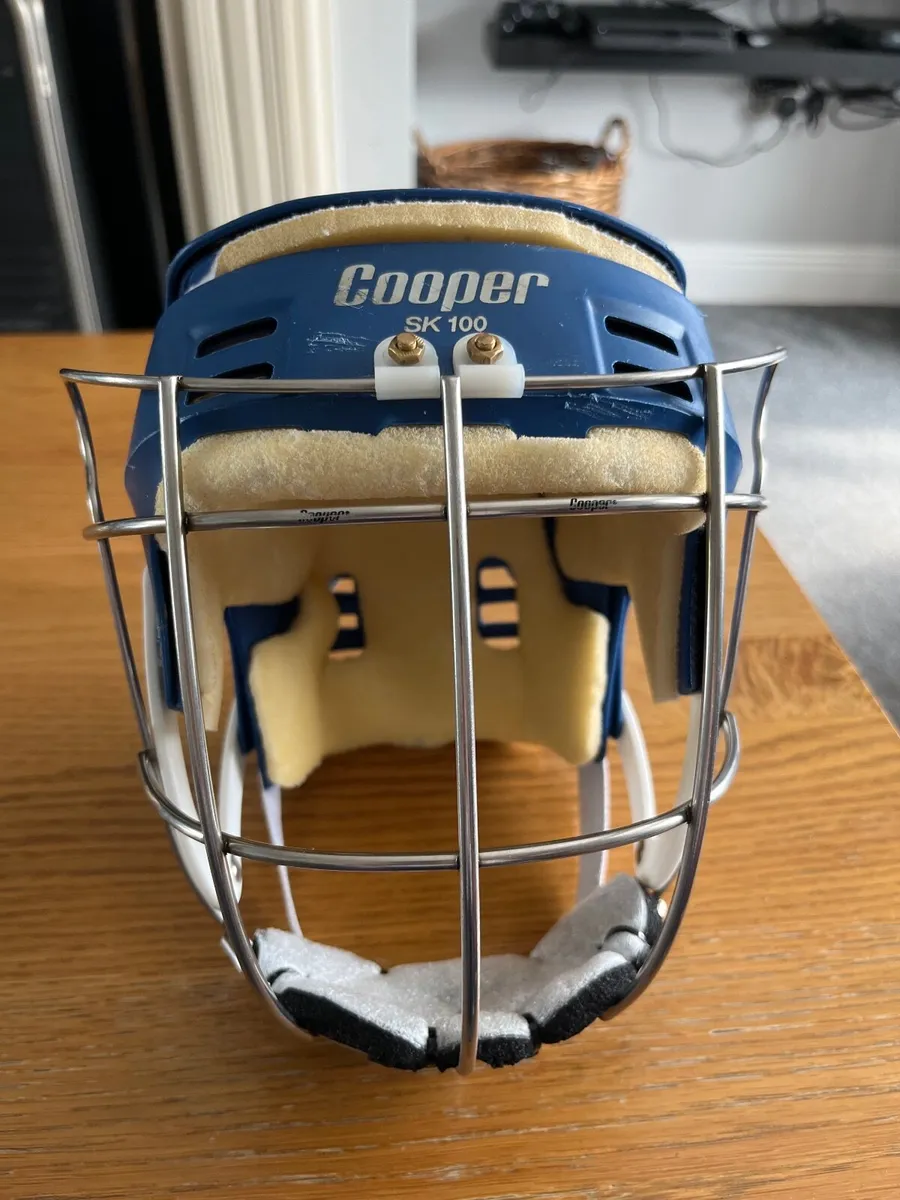 Cooper SK100 hurling helmet - Image 1