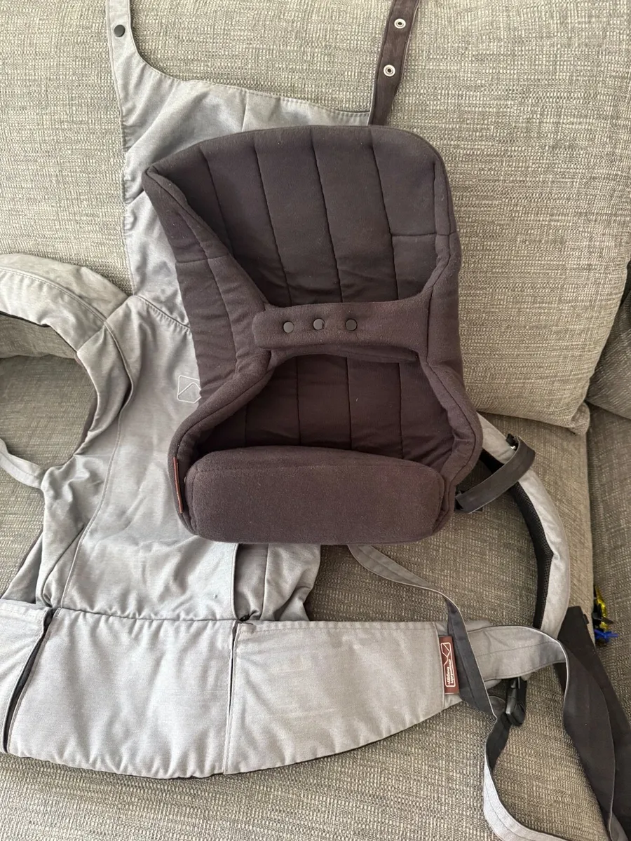 Mountain buggy juno baby carrier - Image 2