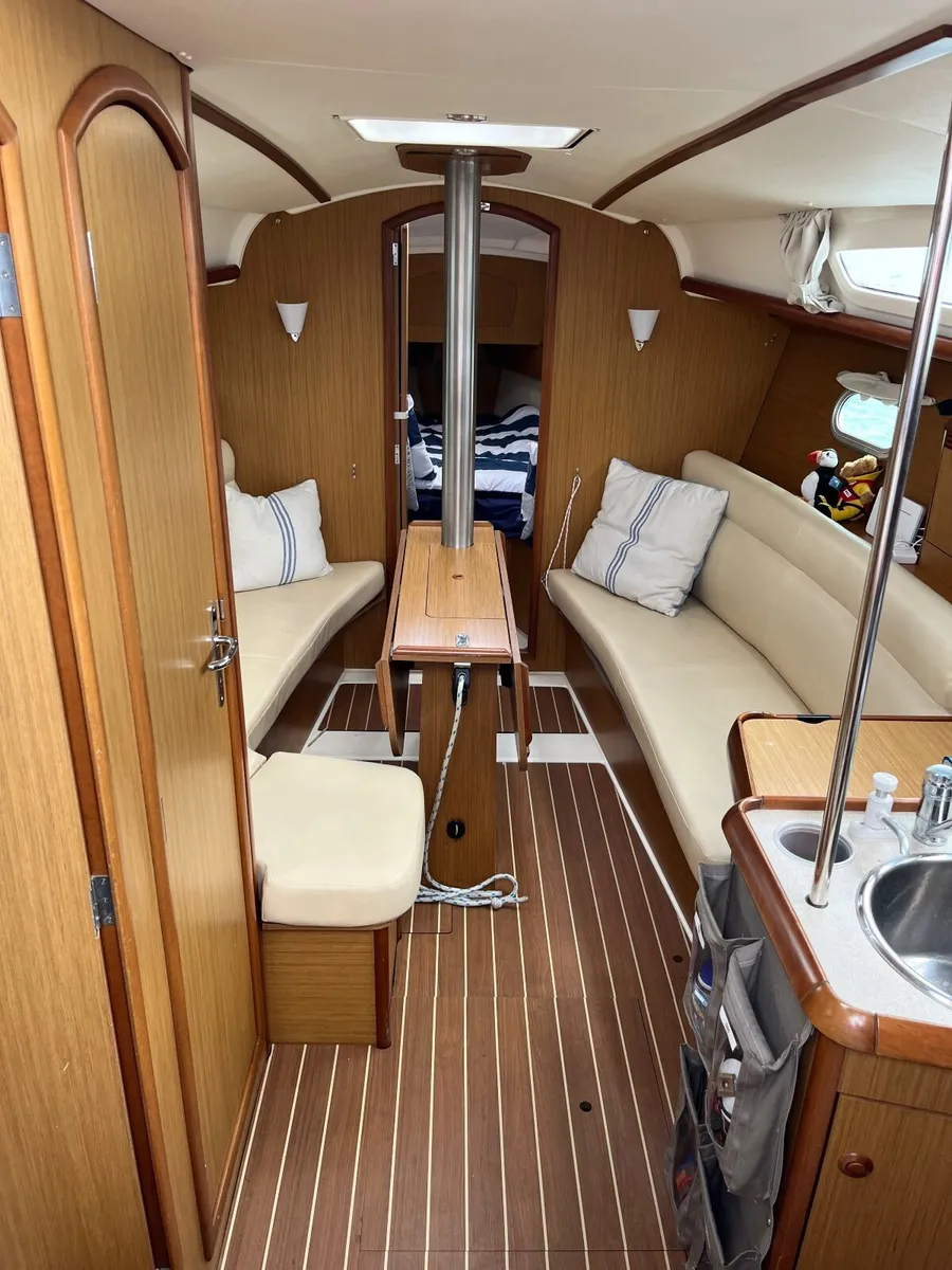 Jeanneau Sun Odyssey 32i (Lifting Keel) - Image 2