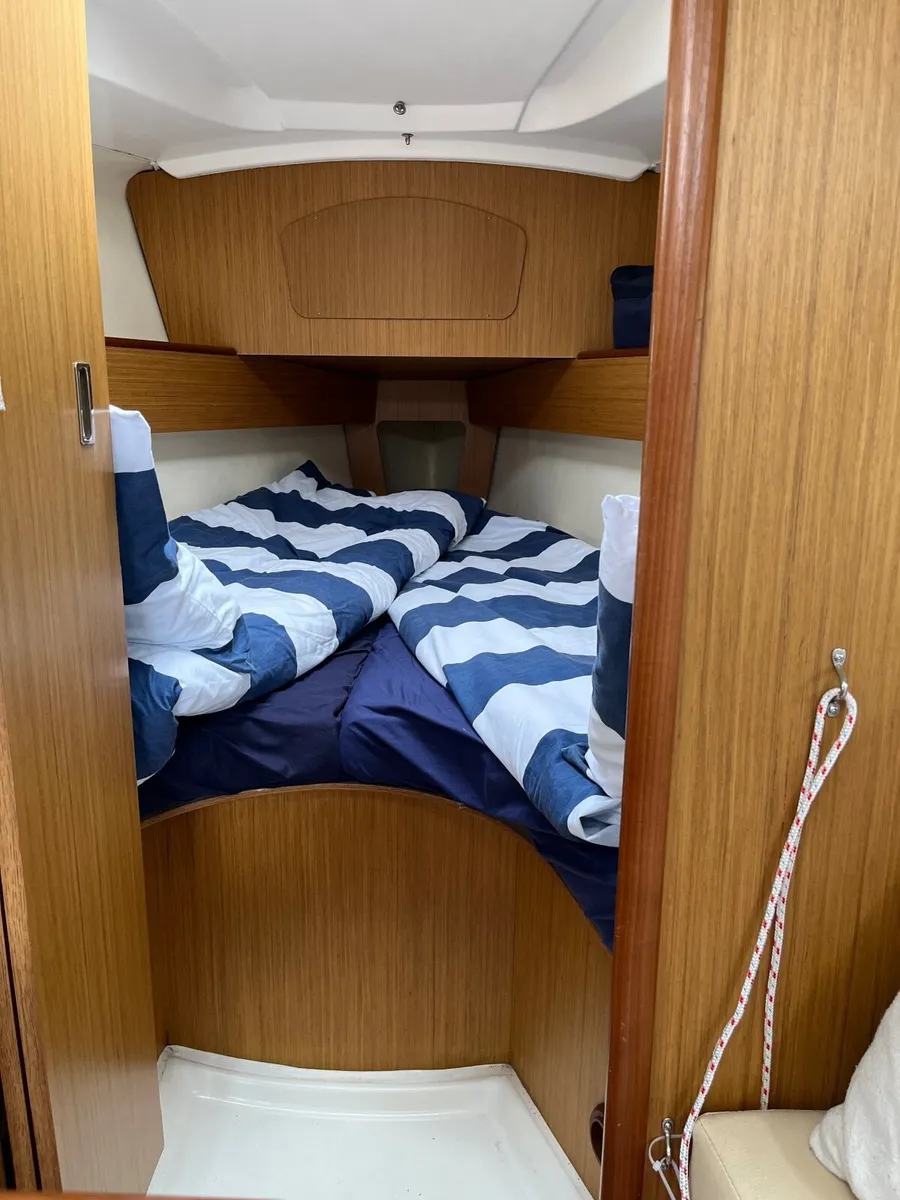 Jeanneau Sun Odyssey 32i (Lifting Keel) - Image 4
