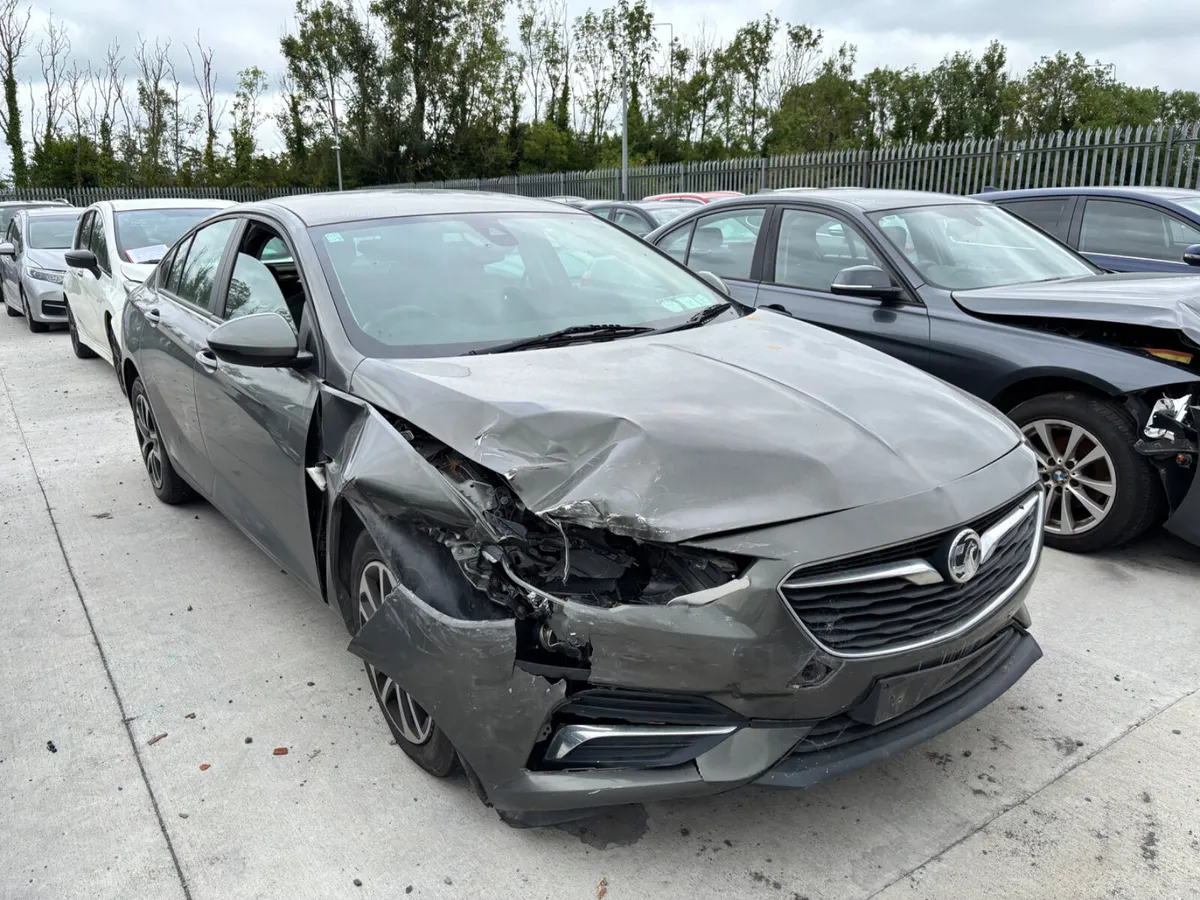18 Insignia 1.6 Diesel Ecotec Manual Drives 110km - Image 2