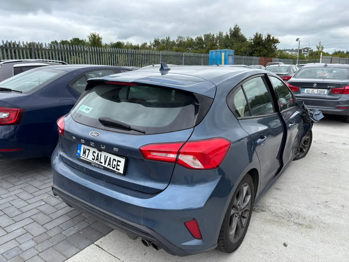 19 Focus ST-line 1.0 Petrol Starting 100km - Image 3