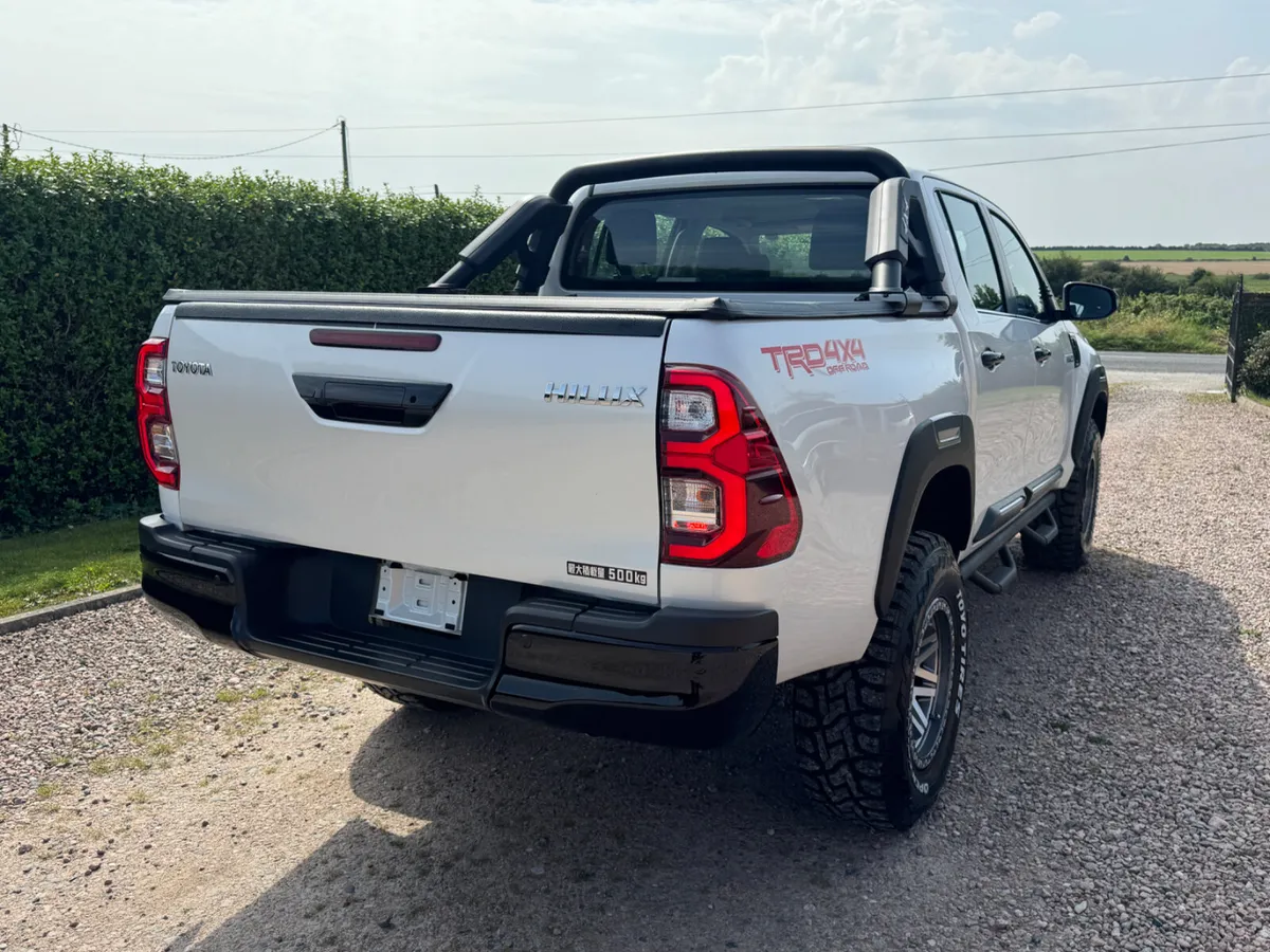 232 Toyota Hilux Z Edition Pick Up 2.4 Diesel - Image 4