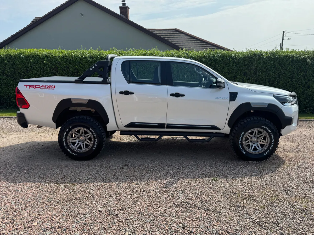 232 Toyota Hilux Z Edition Pick Up 2.4 Diesel - Image 3