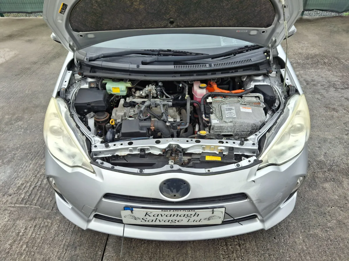 2013 Toyota Aqua 1.5 Hybrid - Image 4