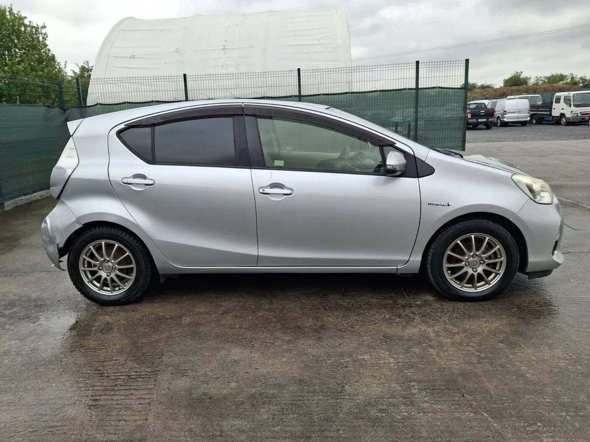 2013 Toyota Aqua 1.5 Hybrid - Image 3