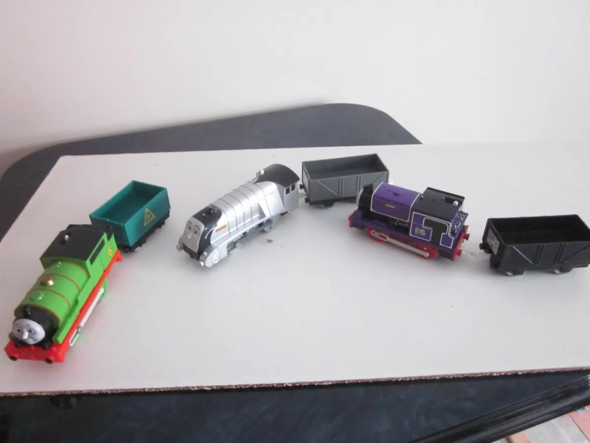 Three Thomas & Friends Motorised TrainEngines/Carr - Image 2