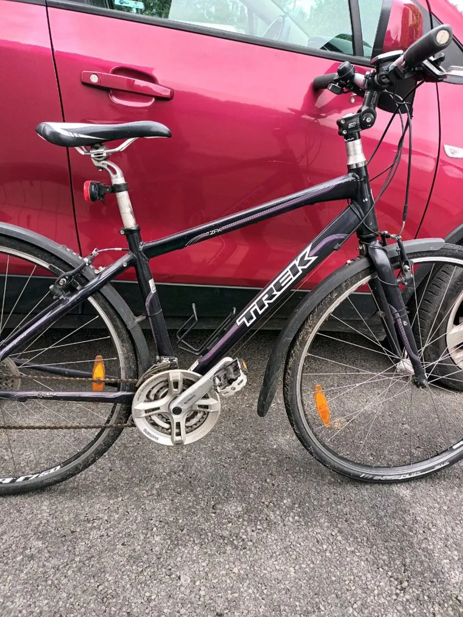 2 hybrid bicycles - Image 1