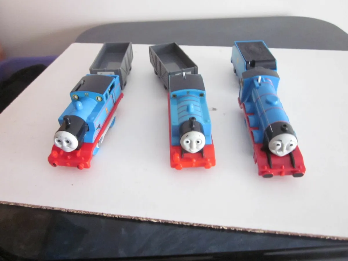 Three Thomas & Friends Motorised TrainEngines/Carr - Image 1
