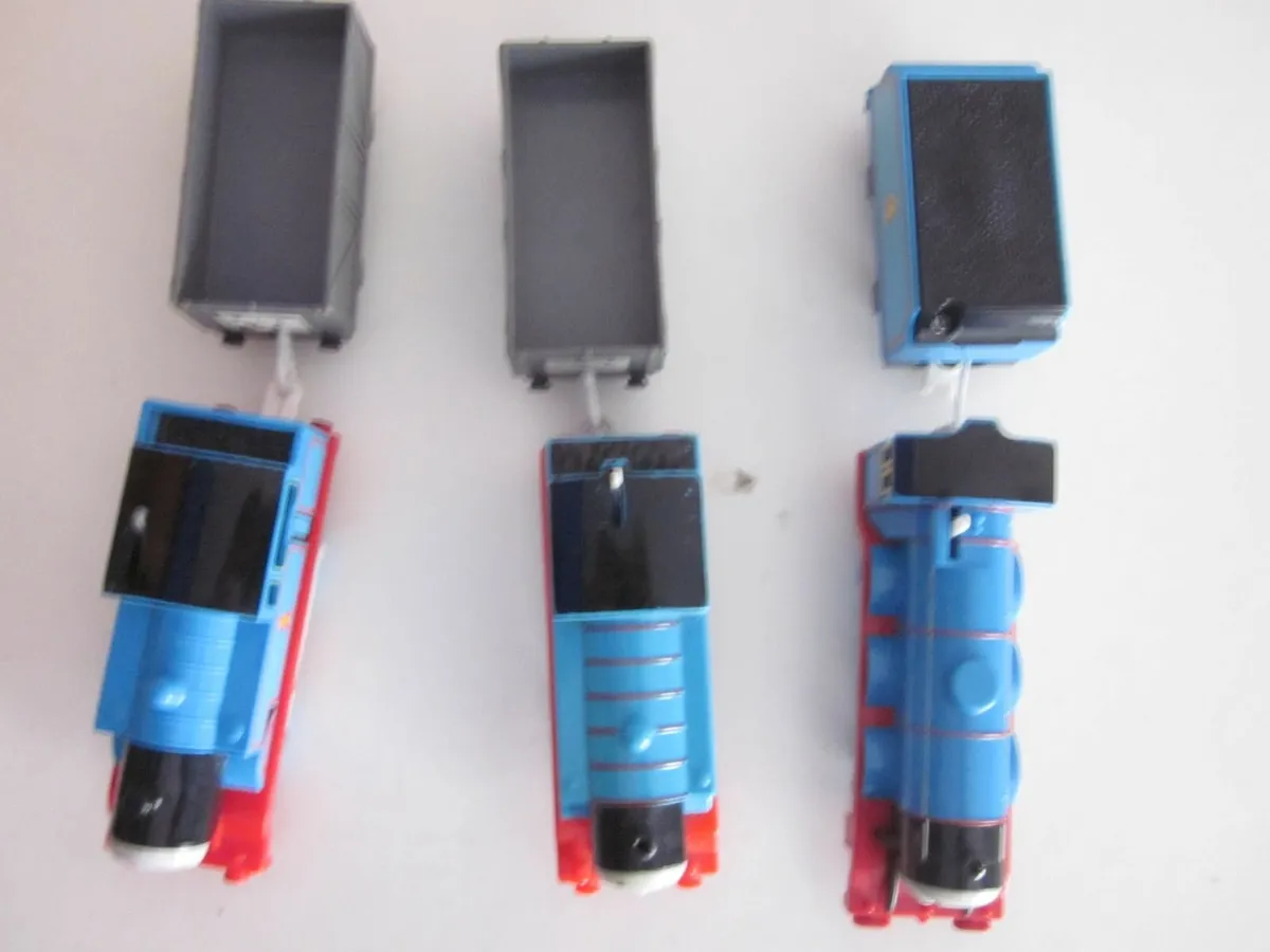 Three Thomas & Friends Motorised TrainEngines/Carr - Image 2