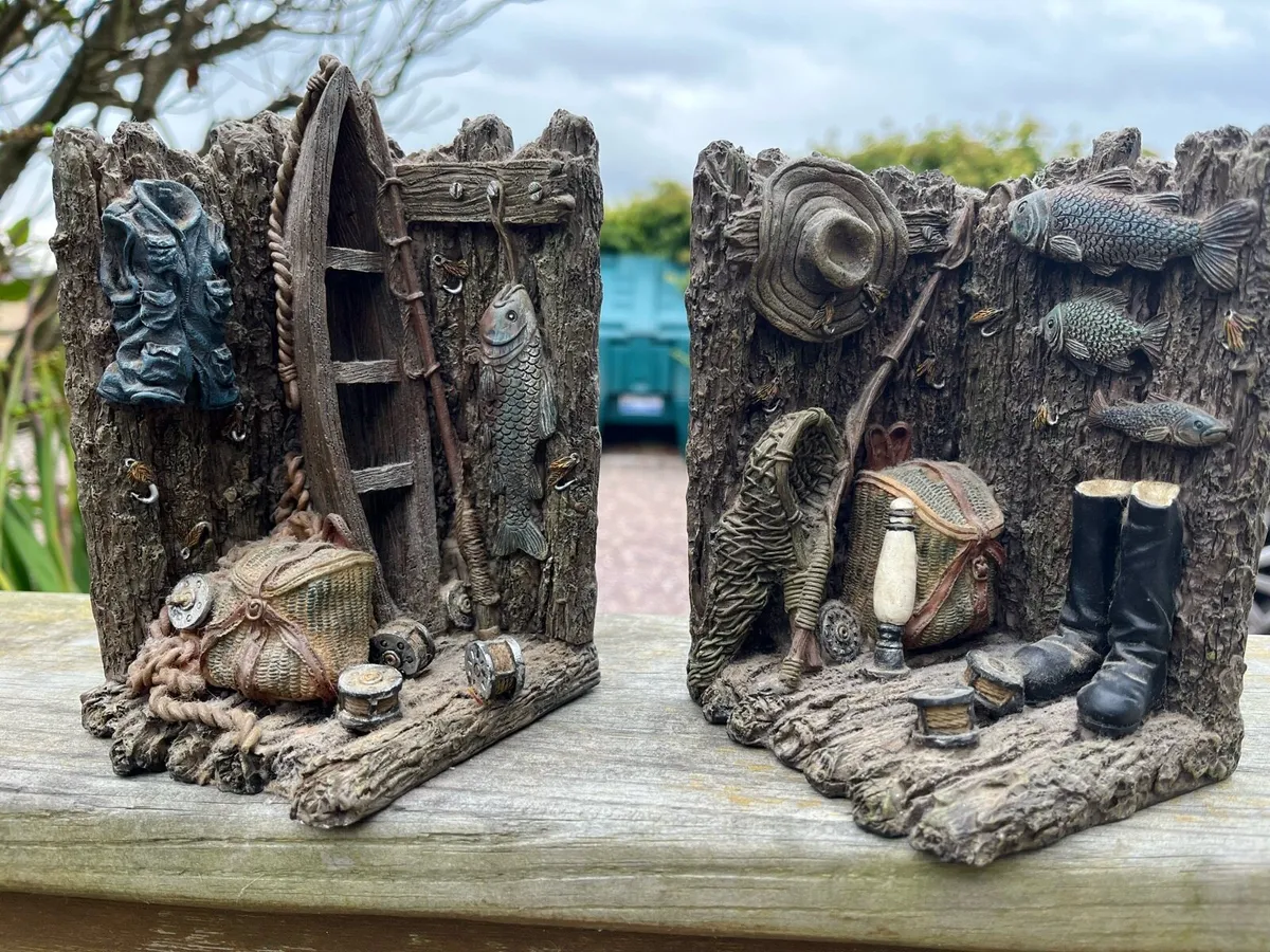 Book ends fishing interest - Image 1