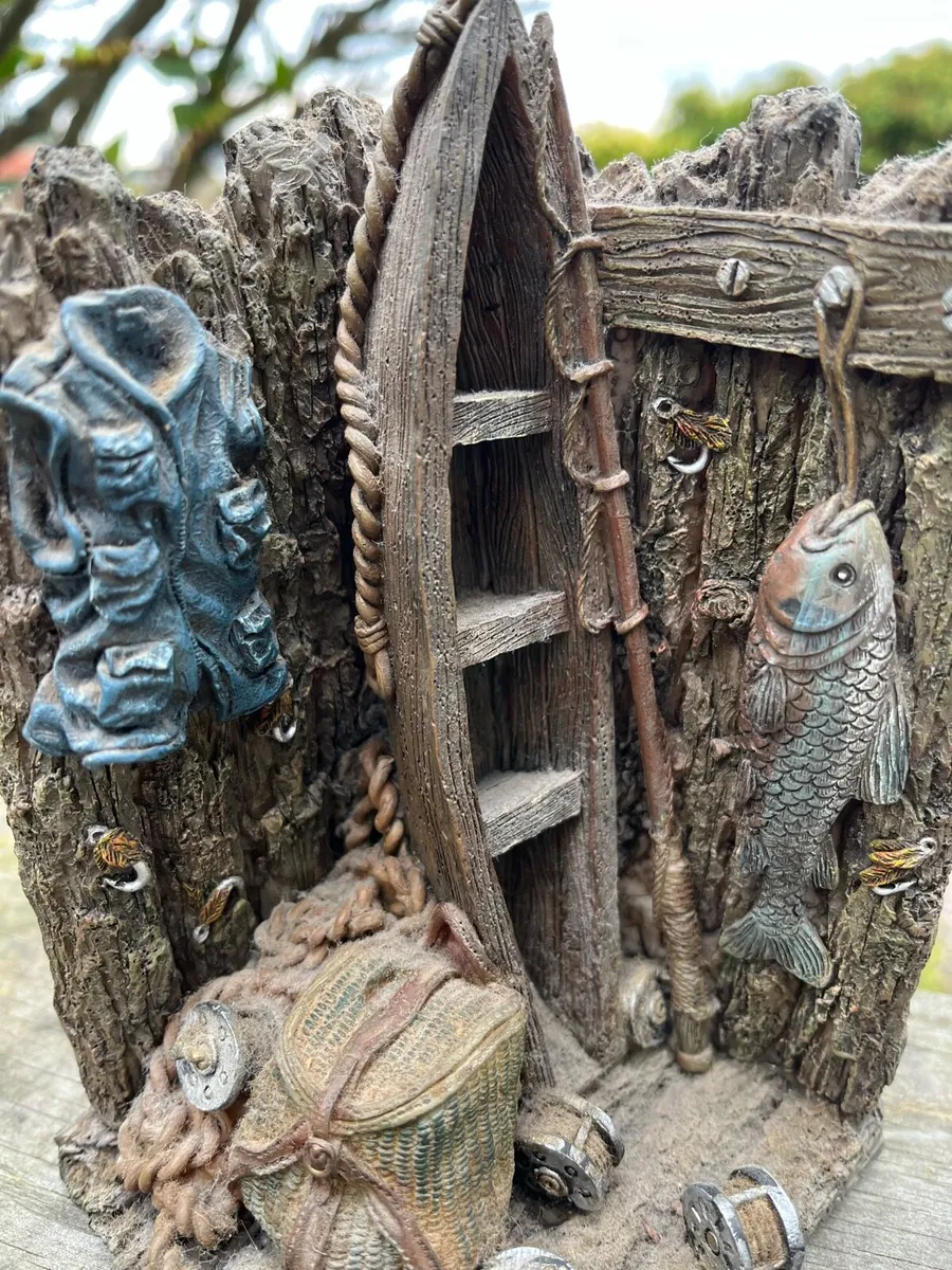 Book ends fishing interest - Image 2
