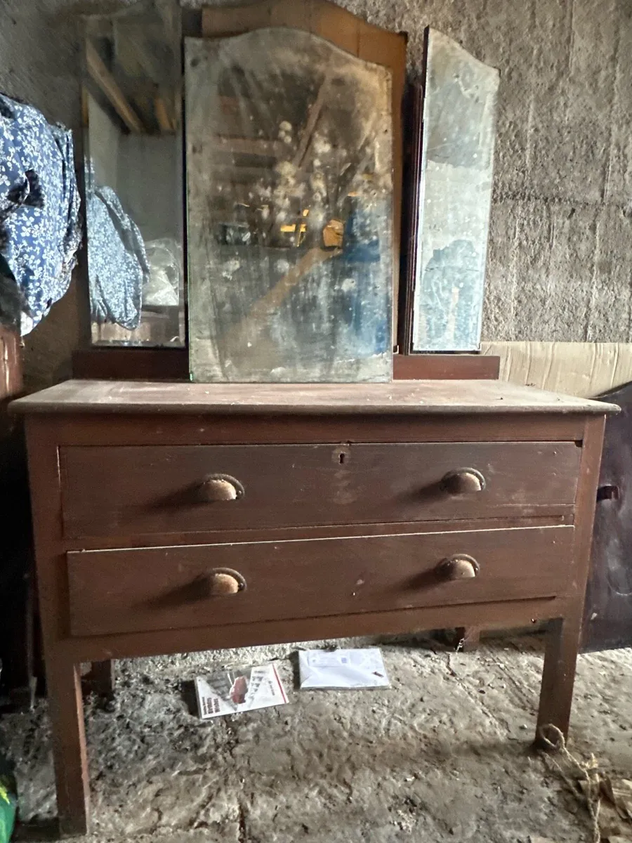 Antique / Vintage dressing table - FREE - Image 1