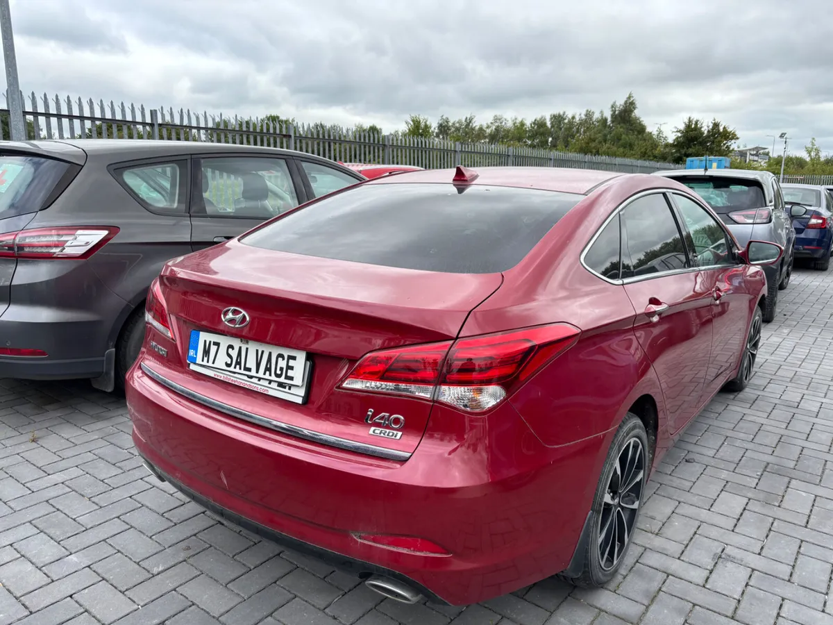 15 i40 EXC 1.7 Diesel 116km Drives - Image 3