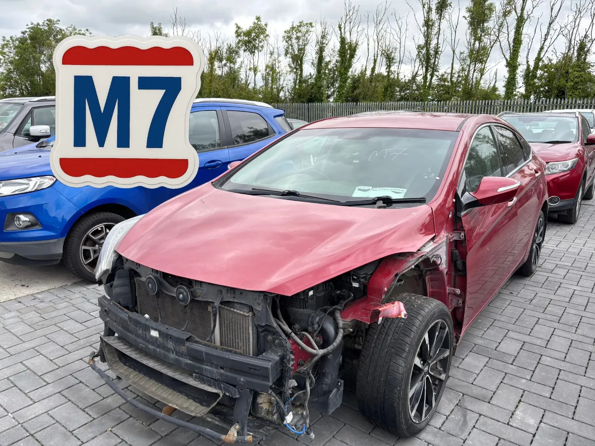 15 i40 EXC 1.7 Diesel 116km Drives - Image 1