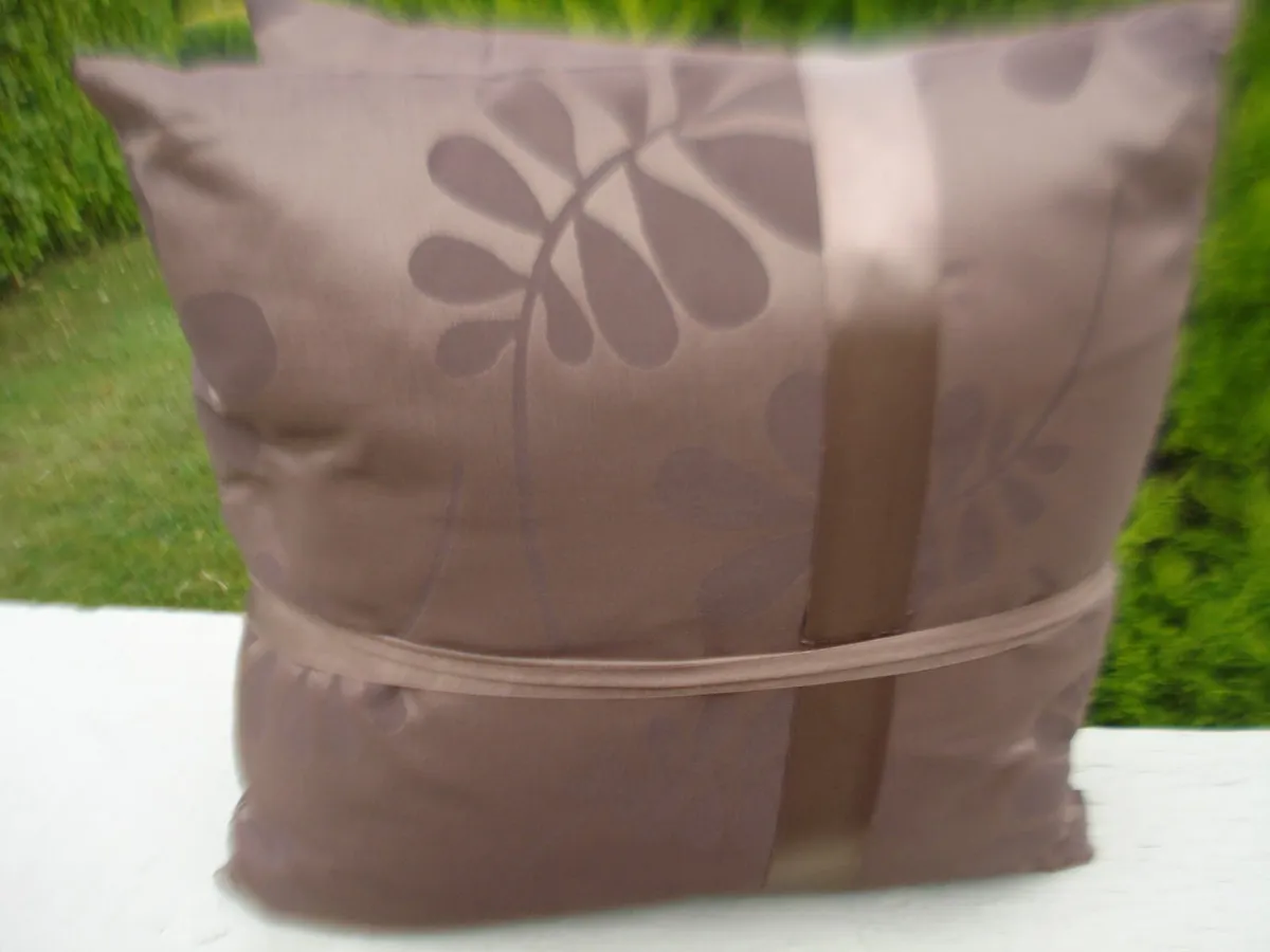 2 NEW BROWN CUSHIONS. - Image 3
