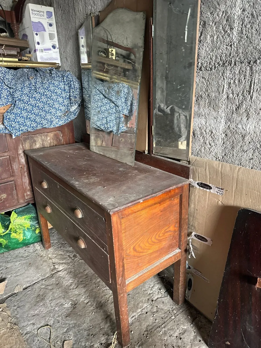 Antique / Vintage dressing table - FREE - Image 2
