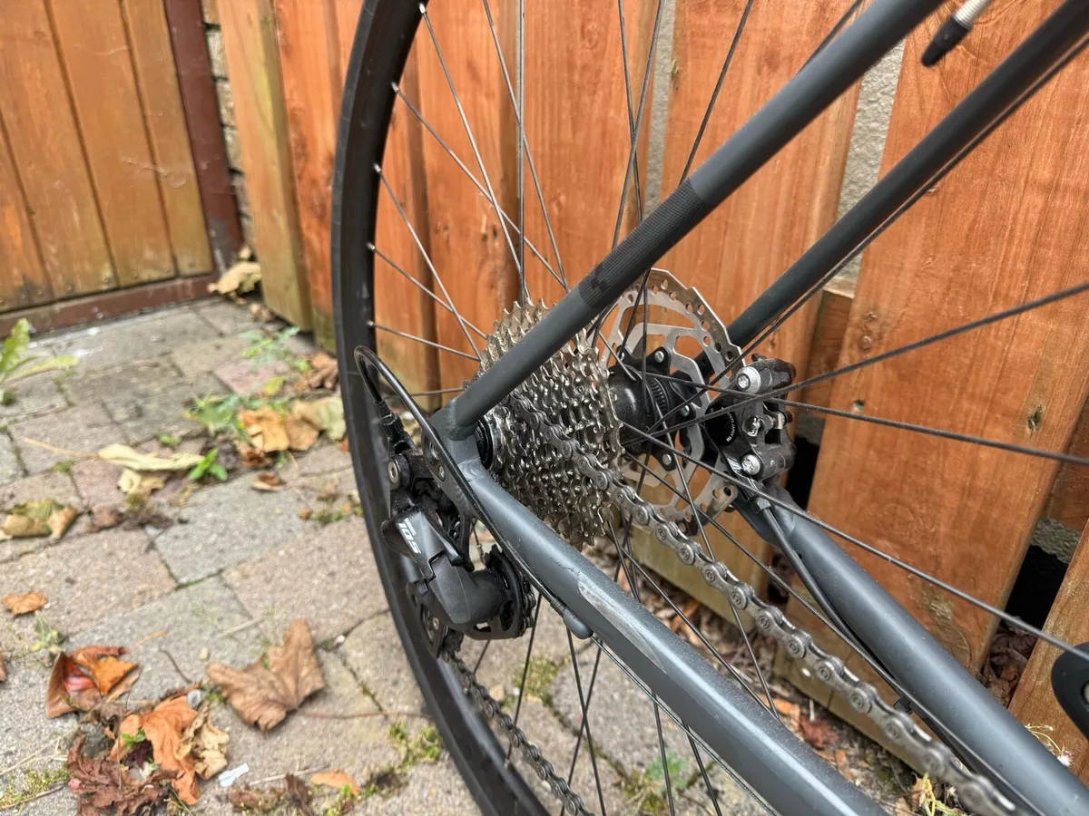 Cube Attain SLX Road Bike *Like New* - Image 3