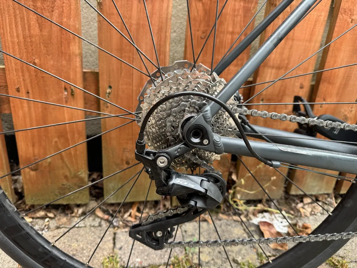 Cube Attain SLX Road Bike *Like New* - Image 4