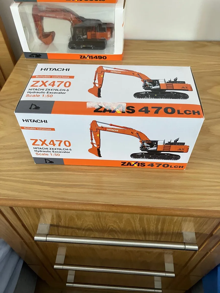 Hitachi Diggers Die-cast 1/50 - Image 2