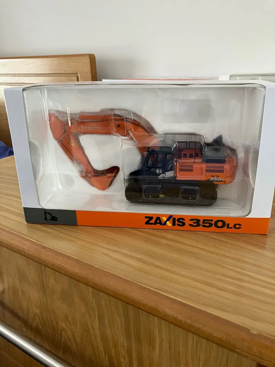 Hitachi Diggers Die-cast 1/50 - Image 3