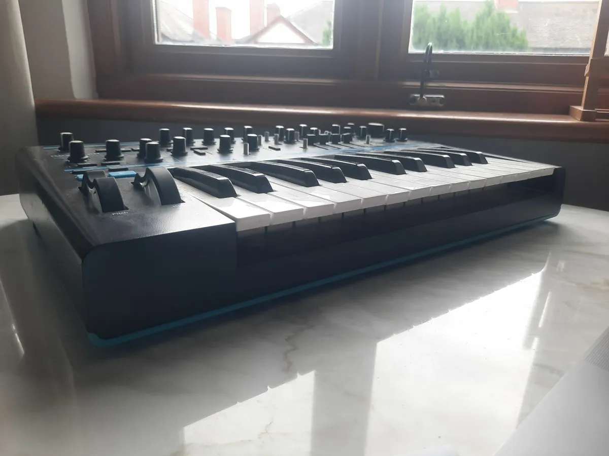 NOVATION BASS STATION II - Image 4
