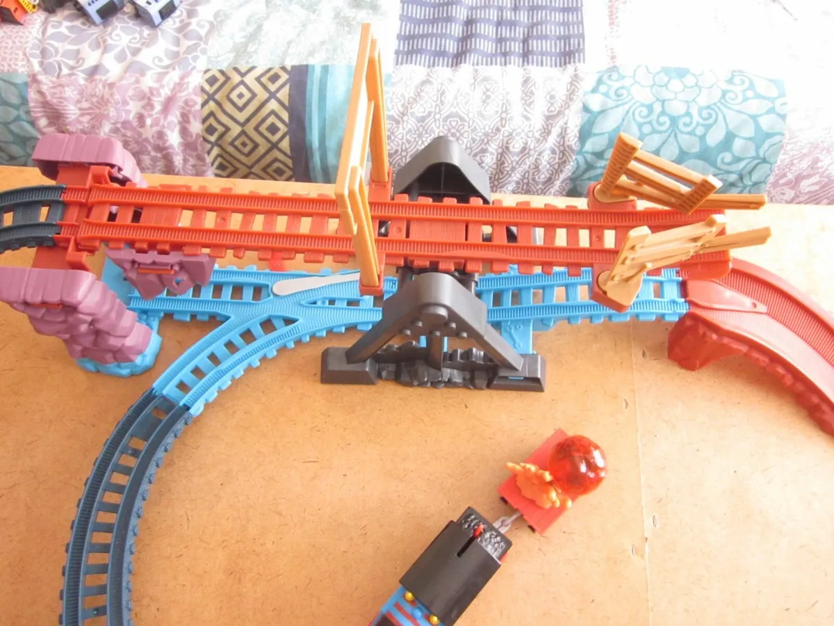 Thomas & Friends Crystal Caves Adventure Set - Image 2