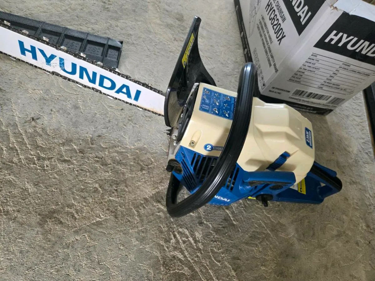 Hyundai chainsaw 62cc 20inch as new - Image 4