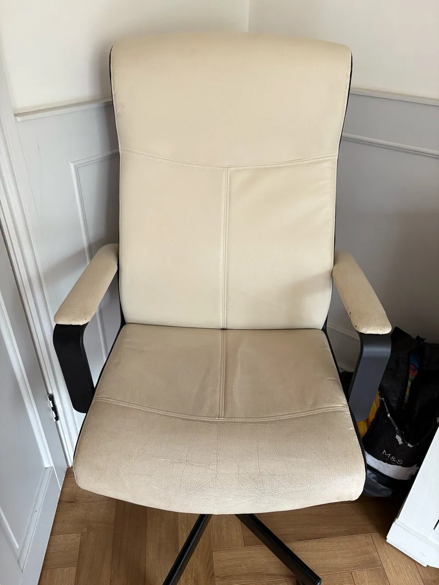 Desk chair - Image 1