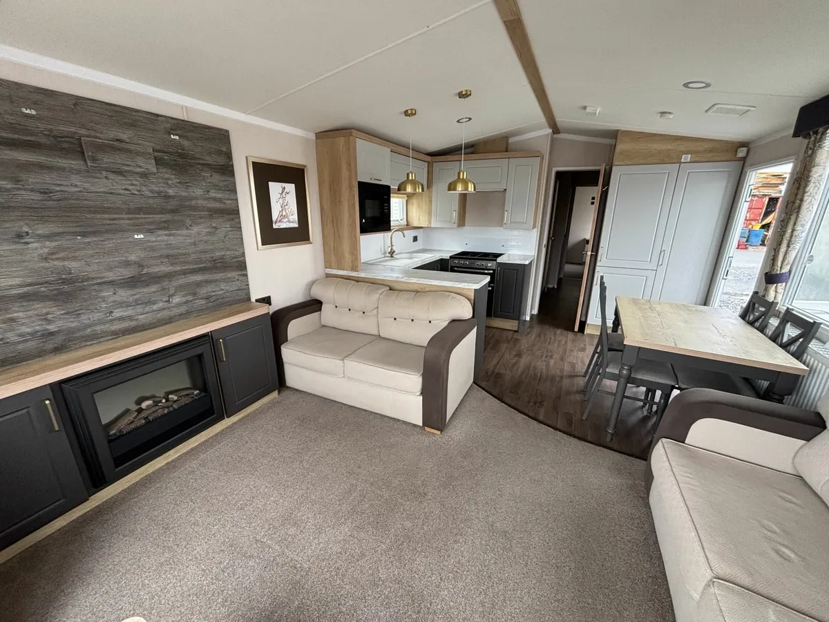 40 x12 Swift 3 Bed, D/G & C/H, Free Delivery. 2020 - Image 3