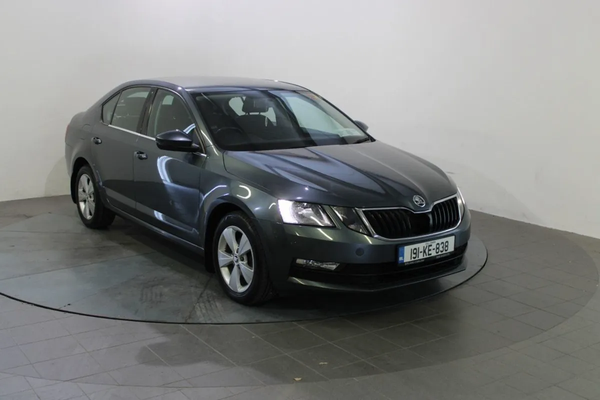 Skoda Octavia Ambition 1.6tdi 4DR - Image 1