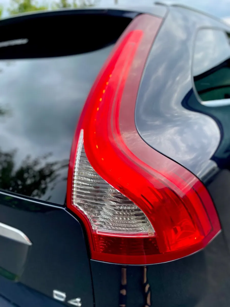 Volvo XC60 2017 - Image 4