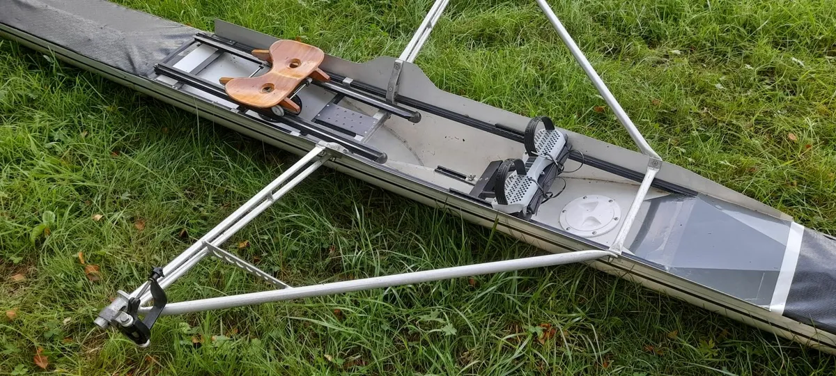 Single Scull Rowing Boat - Image 4