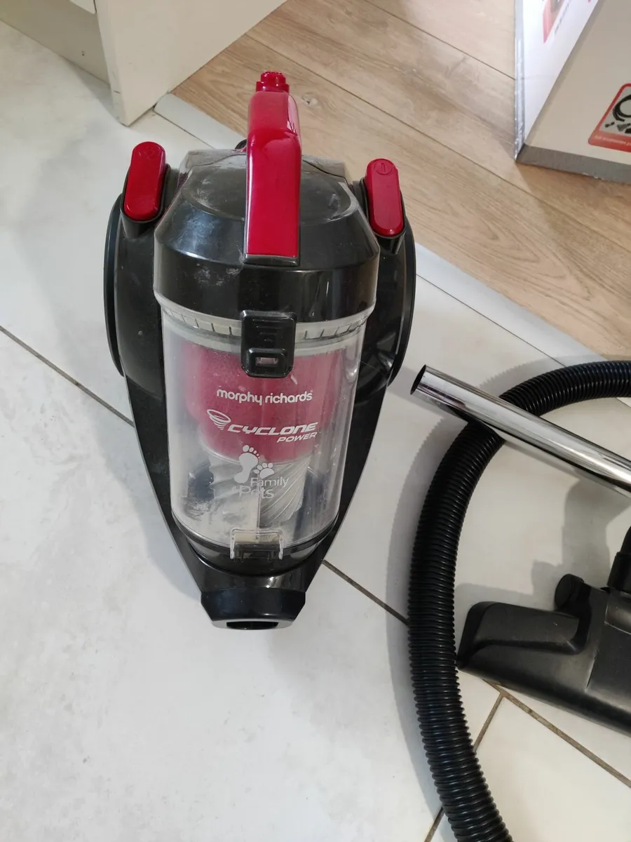 Vacuum cleaner - Image 2