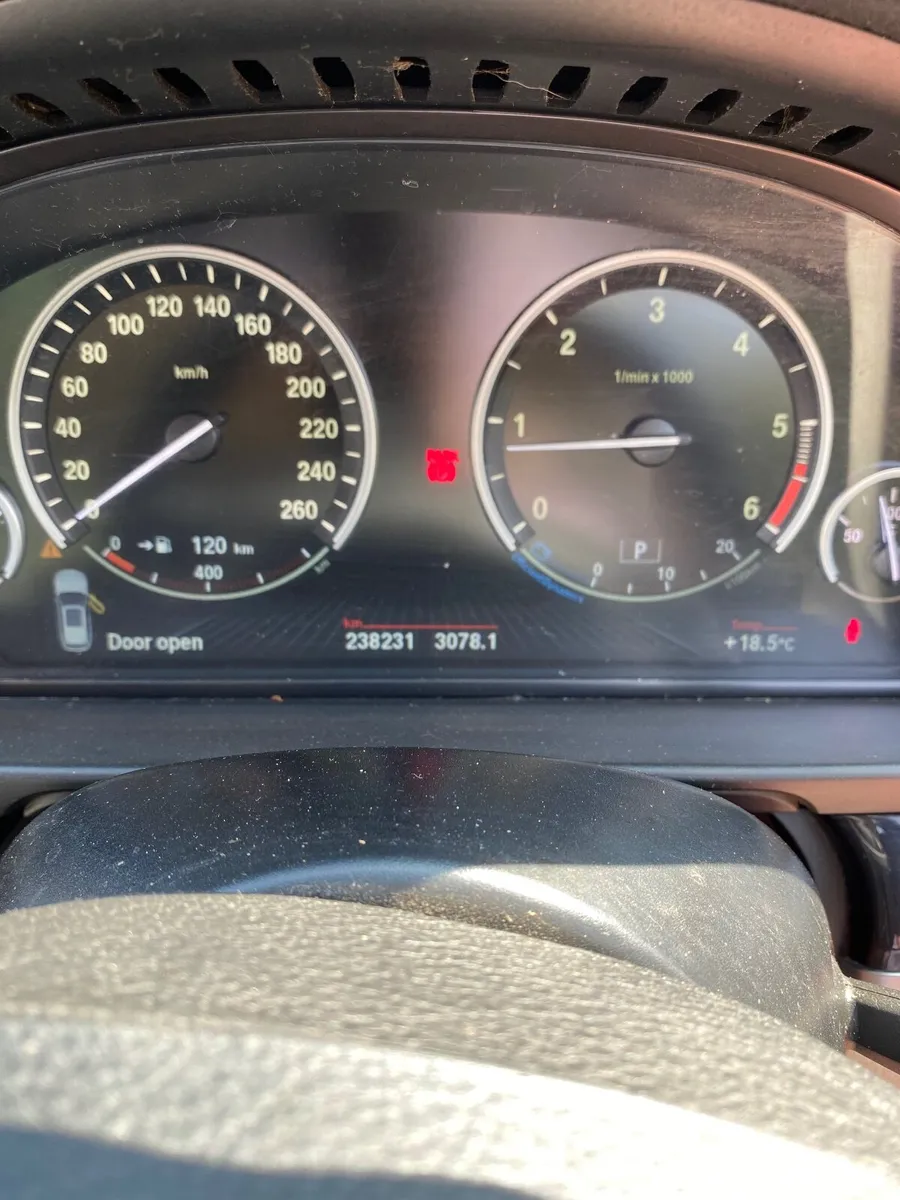 BMW 5-Series 2015 - Image 4