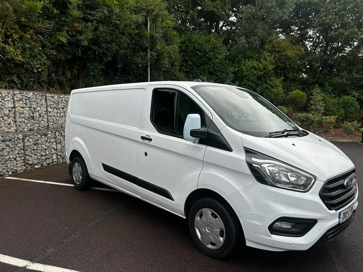 202 Ford transit custom van - Image 2