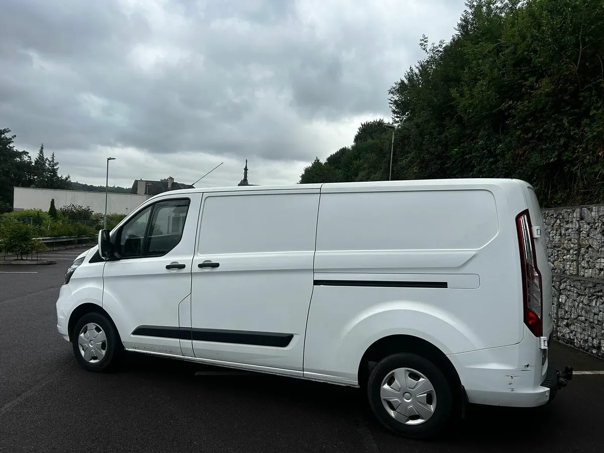 202 Ford transit custom van - Image 3